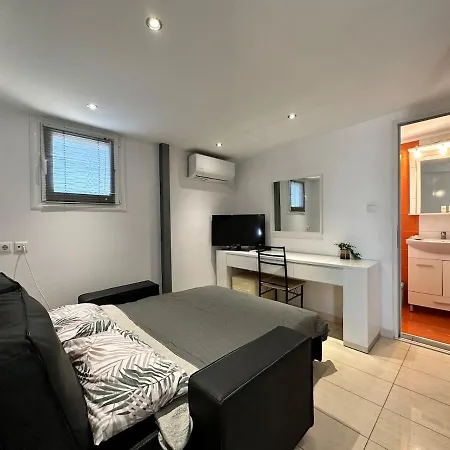 Connie's Sea Side 2b Apartamento *