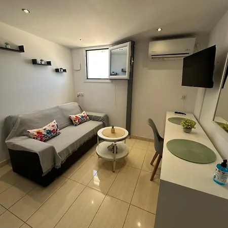 Apartamento Connie's Sea Side 2b Cos