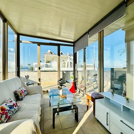 Apartment Connie's Sea Side 2b
